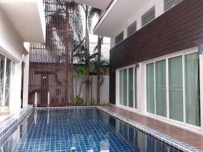 Modern 2 bedroom villa in Nai Harn