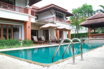 Luxury villa with 4 bedrooms in Laguna
