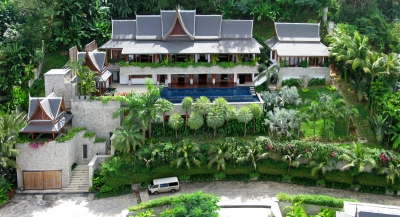 Luxury 4 bedroom villa with gorgeous sea views