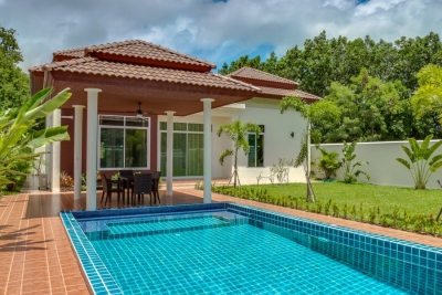 Beautiful Villa with large garden and pool on Nai Harn