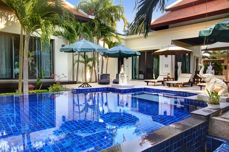 Luxury villa in Nai Harn